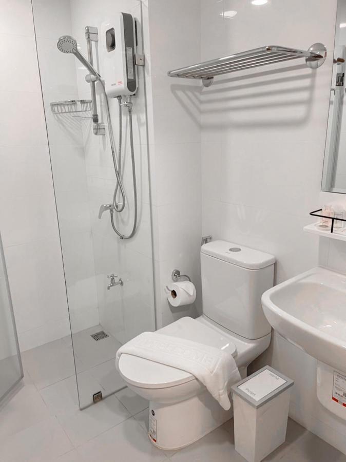 Nakara Hotel, Ubon Ratchathani Dış mekan fotoğraf