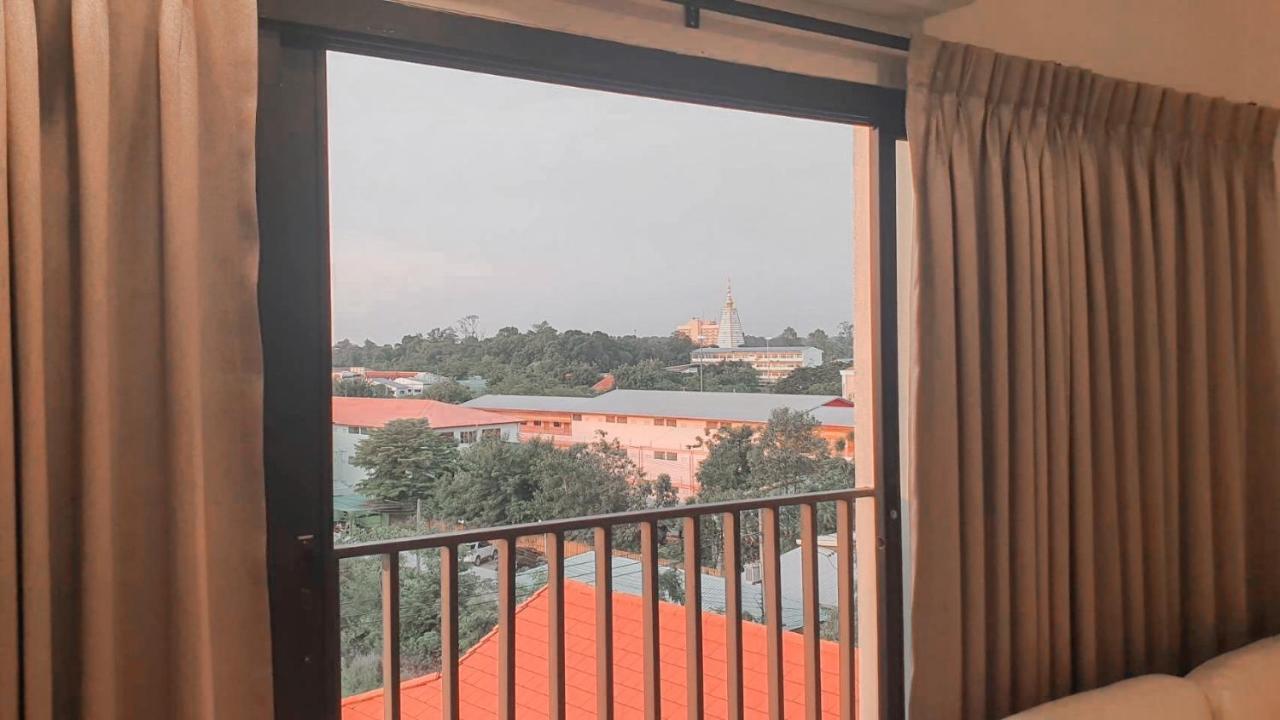 Nakara Hotel, Ubon Ratchathani Dış mekan fotoğraf